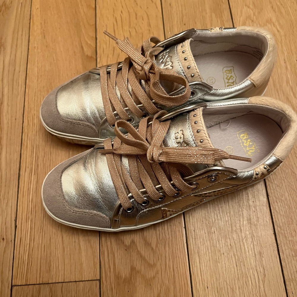 Women’s Low-top Silver, Dusty Pink ASH Sneakers Size 7. Very good condition.